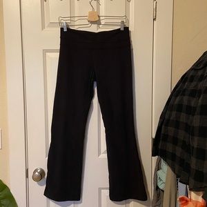 Lululemon yoga pants size 8